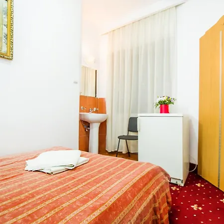 Carpati Imparatul Romanilor Hotel