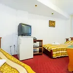 Carpati Imparatul Romanilor Βουκουρέστι