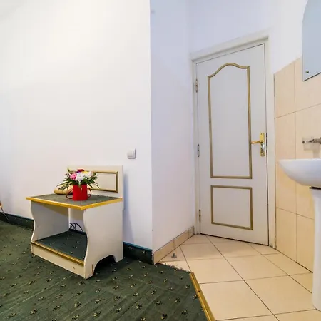 Hotel Carpati Imparatul Romanilor *