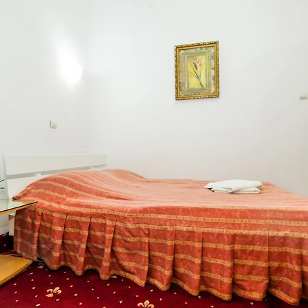 Hotel Carpati Imparatul Romanilor