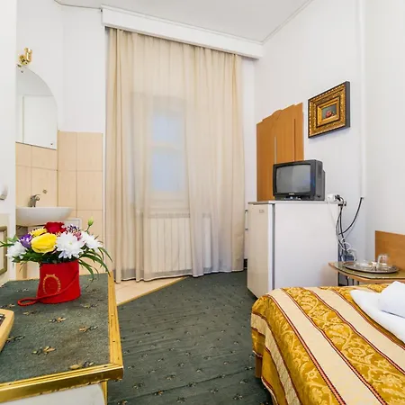 Carpati Imparatul Romanilor Hotel Bucharest