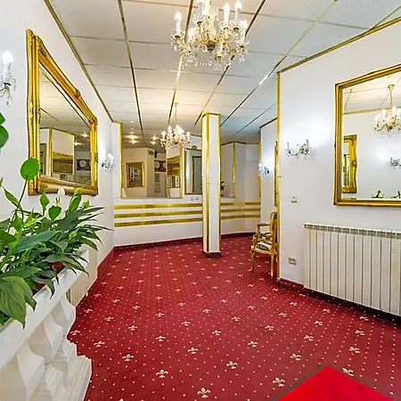 Hotel Carpati Imparatul Romanilor