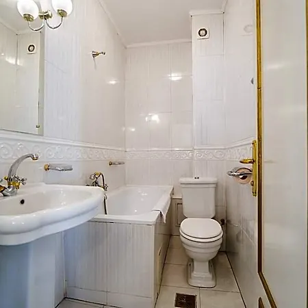 Hotel Carpati Imparatul Romanilor *