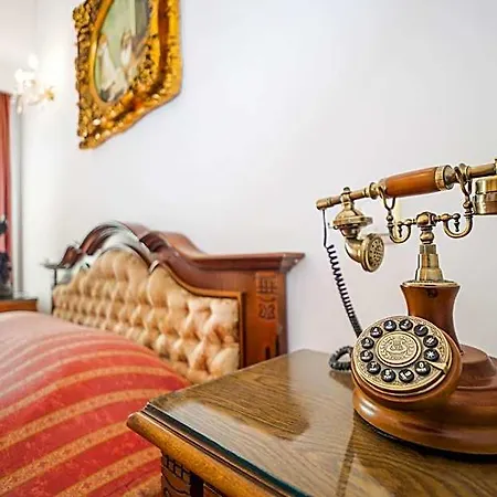 Carpati Imparatul Romanilor Hotel