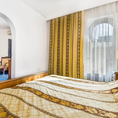 Hotel Carpati Imparatul Romanilor