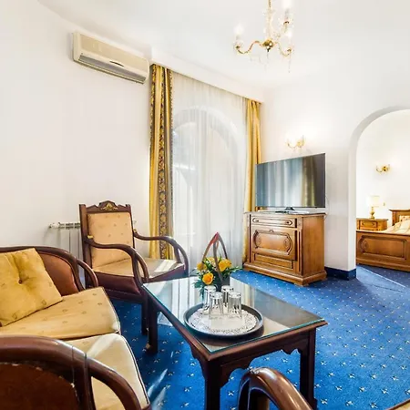 Hotel Carpati Imparatul Romanilor