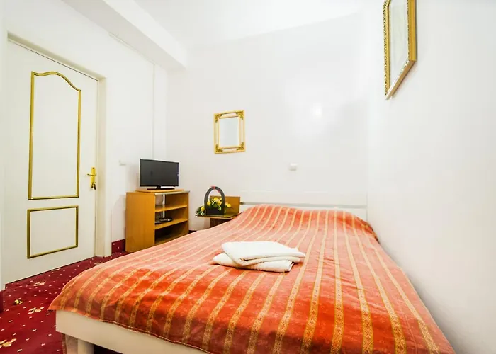 Carpati Imparatul Romanilor Hotel *