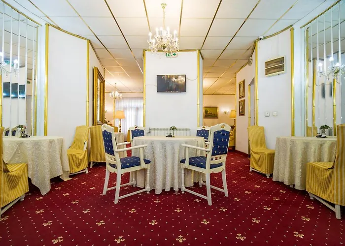 Carpati Imparatul Romanilor Hotell *