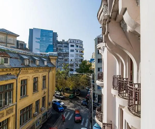 Carpati Imparatul Romanilor Otel Bükreş